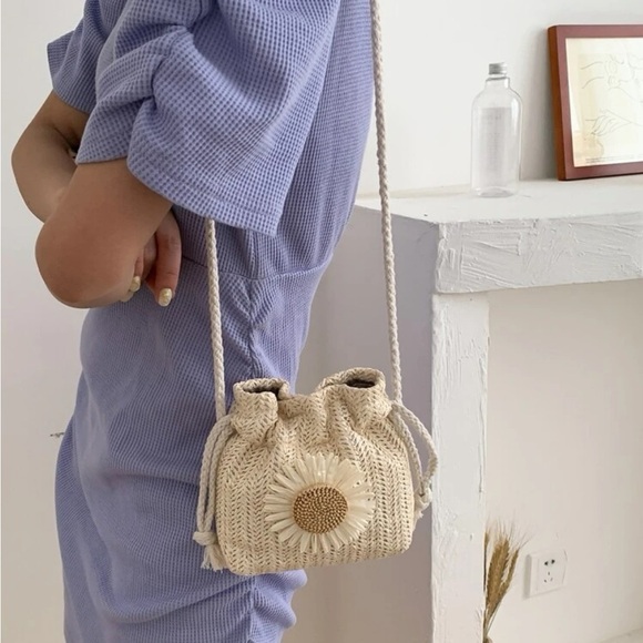 ⚠️Clearance Floral Cute Straw Bag / Drawstring Crossbody Bag - Picture 4 of 8